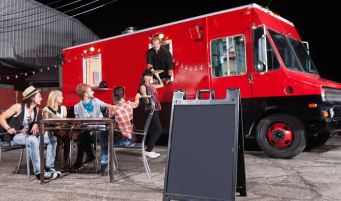 How a Food Truck Gives LA’s Homeless More Than Just Free Meal