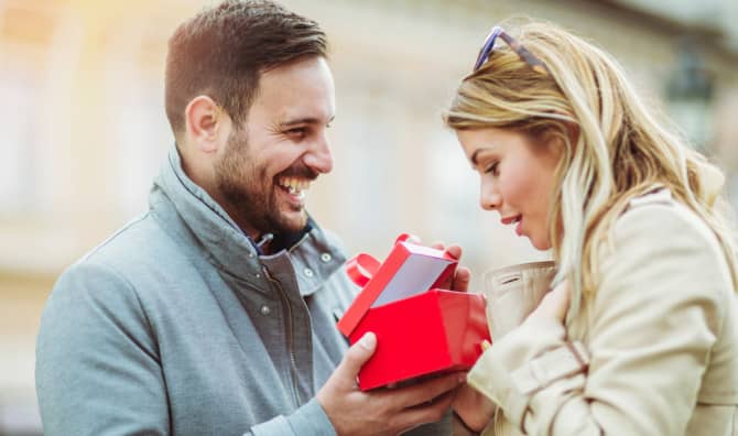 12 Thoughtful Valentine’s Day Gifts Anyone Would Swoon Over