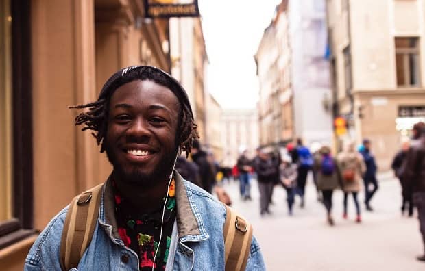 15 Feel-Good Songs to Start Your Week in a Great Mood