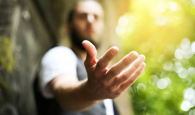 Generosity Pays: Selfless People Tend to Make More Money