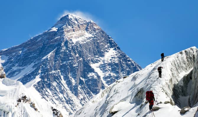 These Climbers Are Doing a Spring Clean on the Highest Mountain on Earth