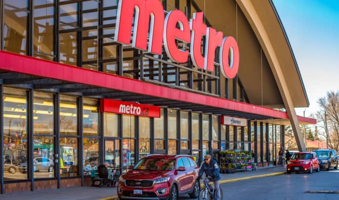 This Canadian Supermarket Lets Customers Use Their Own Reusable Containers