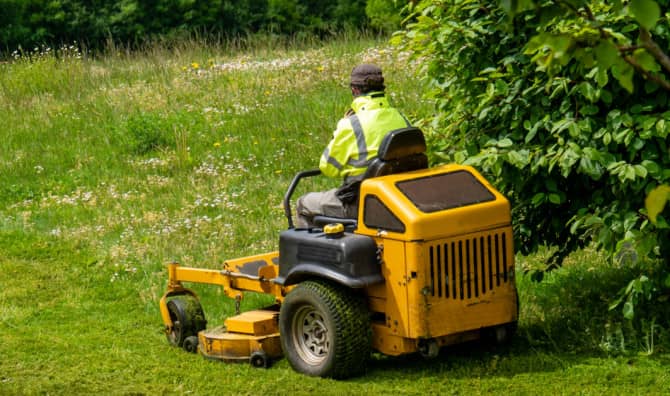 Volunteer Mower Crews Compete to Beautify Detroit