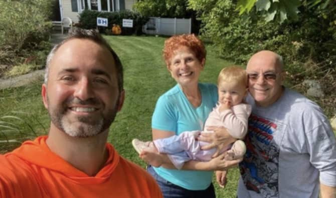 This Man’s Lawn Mowing Service Grows Kindness