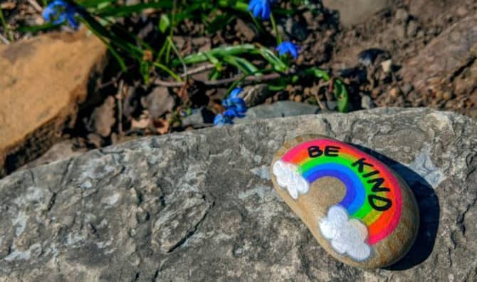 Helping Others Benefits the People Reaching Out