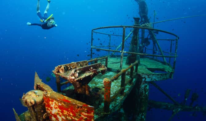 Innovative Robotic Device Grasps Objects Underwater