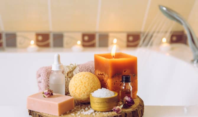 7 Wellness Benefits of a Warm Bath
