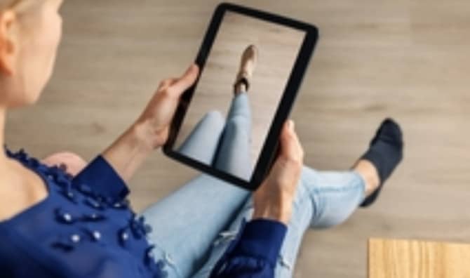 This New Technology Lets Shoppers Try on Clothing Virtually