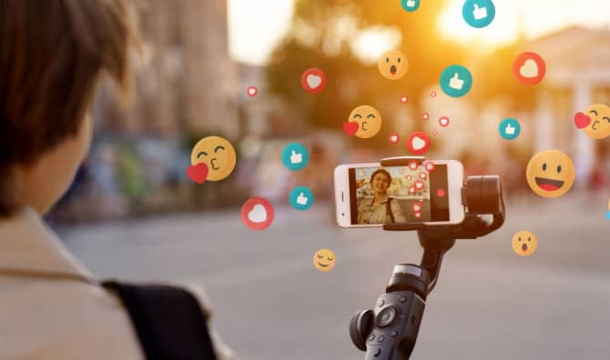 Influencer Daughter Turns Dad’s Book Into a Bestseller