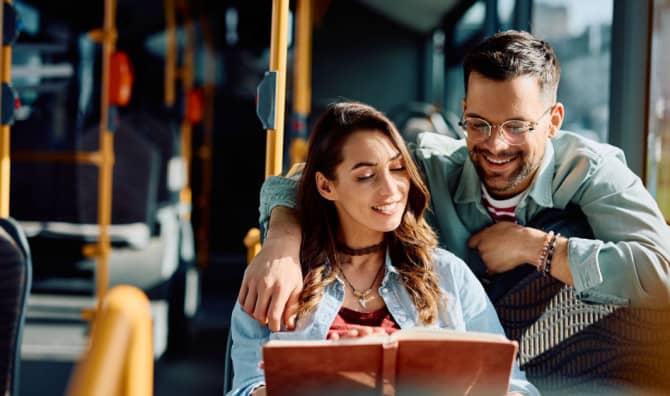 6,000 Books Distributed for Free in London’s Urban Landscape