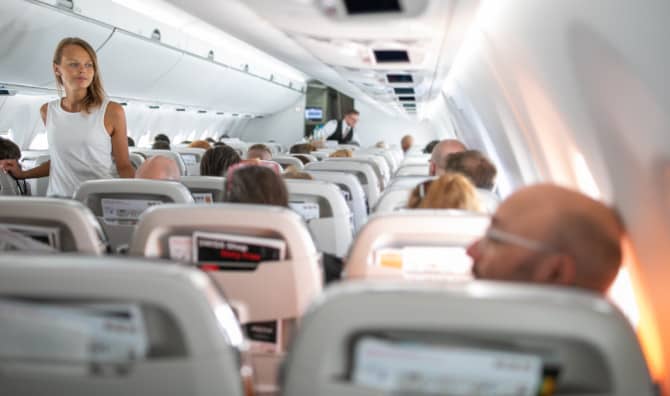 Lucky Airplane Passengers Treated to a Surprise Performance