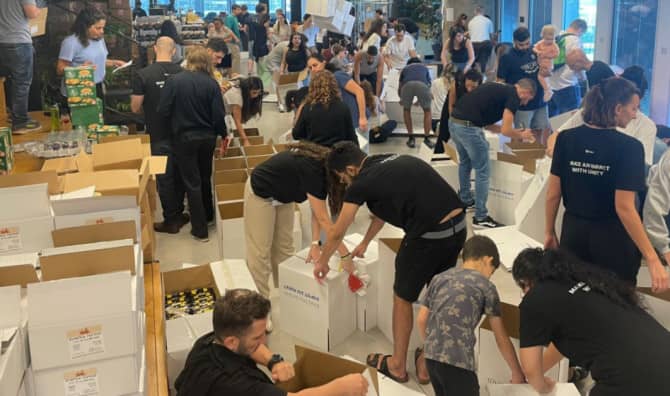 Connecting Hearts: Volunteer Opportunities in Israel During Challenging Times