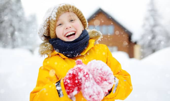 How to Keep Kids Warm and Cozy During Outdoor Play