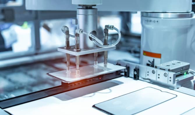 Revolutionary Glass from Tel Aviv University Set to Transform Multiple Industries