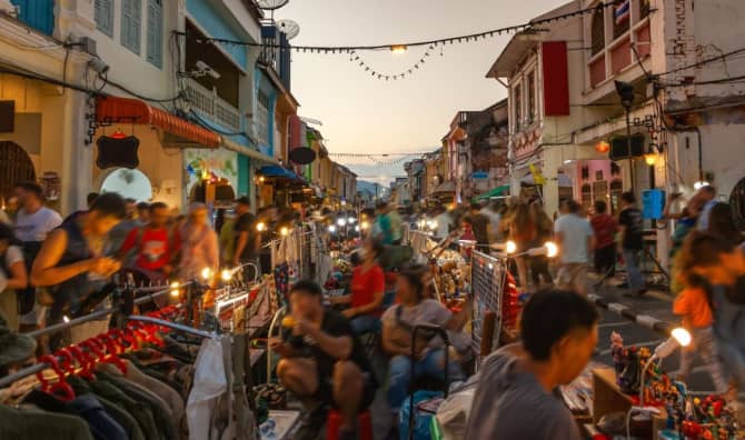 5 Ways to Support Local Communities When Traveling