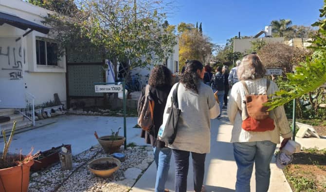 Israeli Retirees Find Joy Through Volunteering