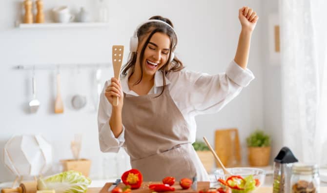 Eating Dinner Early Could Help You Live Longer
