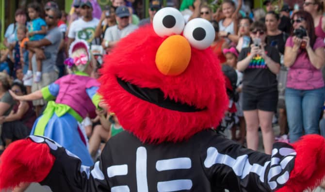 Why Elmo Loves Hanukkah [VIDEO]