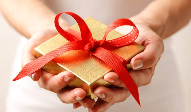 33 Wholesome Gift Ideas That Aren’t Things [LIST]