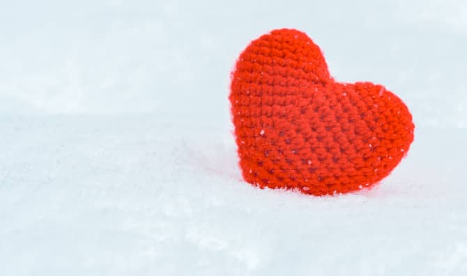 4 Snow Day Activities That Spread Good Vibes [LIST]