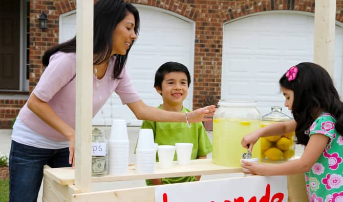 10 Ways to Build Community [LIST]