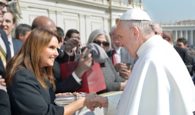 Shari Arison Meets the Pope in Honor of Good Deeds Day