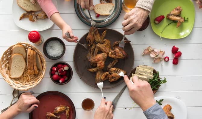 9 Scientifically Proven Reasons to Eat Dinner as a Family