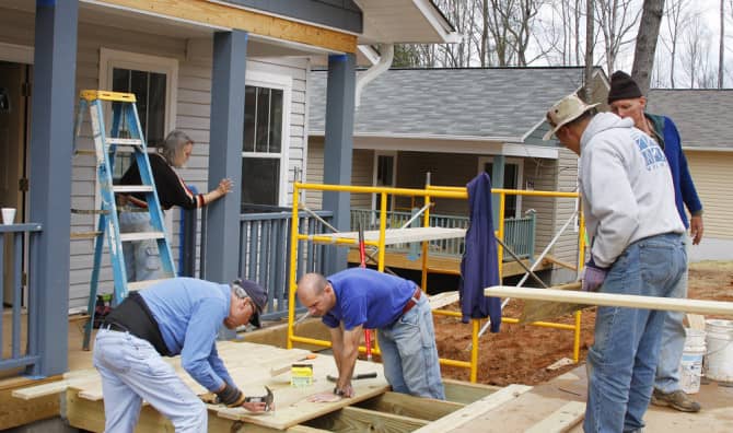 5 Ways to Step Out of Your Comfort Zone And Give Back