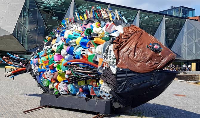 This Street Artist Turns Trash Into Wild Animal Sculptures