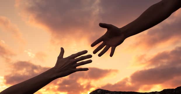 6 Apps That Want You to Help A Stranger