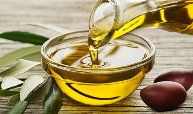 Study Finds That Consuming Olive Oil Can Cut Your Heart Attack Risk by Almost Half