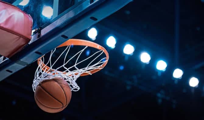 This One-Armed Player Just Made Women’s College Basketball History