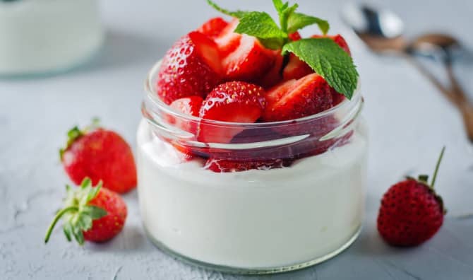 5 Good Reasons to Eat Greek Yogurt