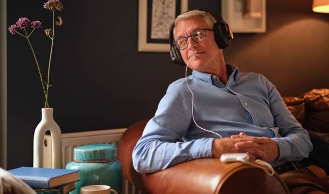 Train Your Brain to Ignore Ear Ringing