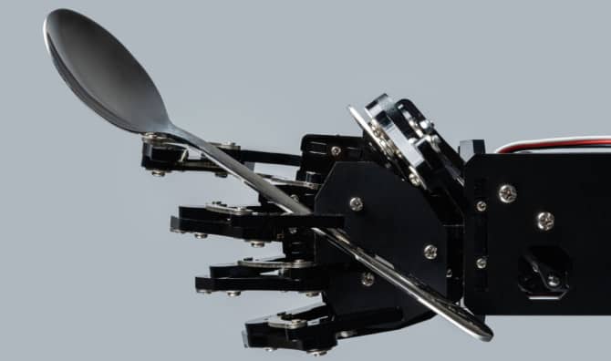 Indian Robotics Student Invents a Smart Spoon