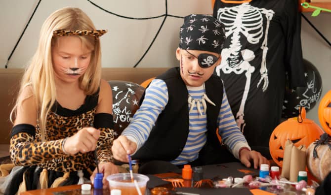 Smart  Reasons to DIY Your Halloween Costume