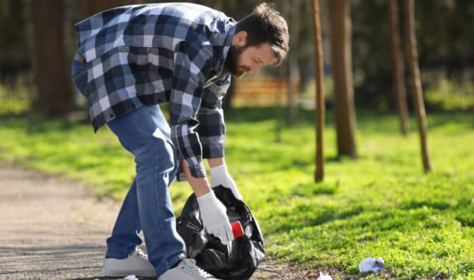 This man is Completing 143 Acts of Kindness in 40 Days