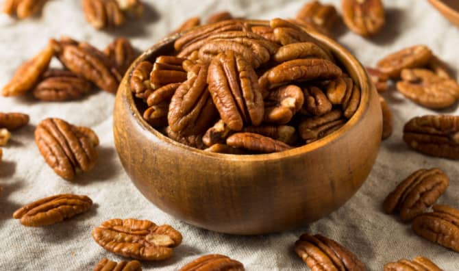 5 Reasons to Indulge in Pecans Daily