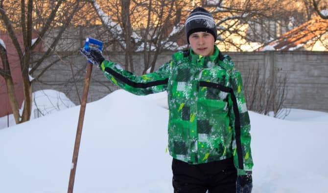 HS Football Team Practices Acts of Kindness off the Field