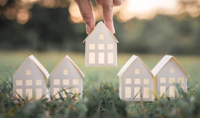 New Roofing Material Keeps Buildings Cool Without AC