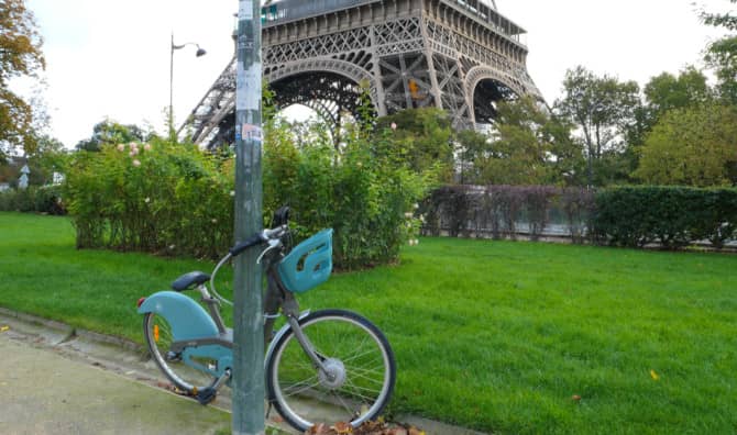 France Proposes Drivers Trade-In Old Cars for Electric Bikes