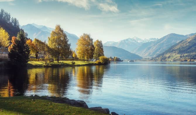 4 Minutes, 4 Corners of the World