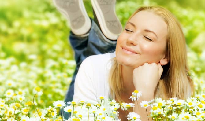 7 Natural Aids for Seasonal Allergies to Try