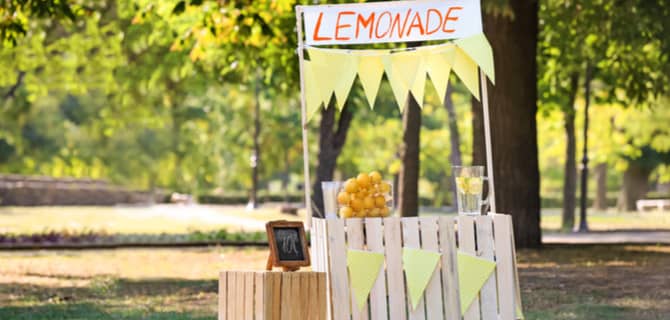 11-Year-Old Supports Single Moms with Lemonade Stand