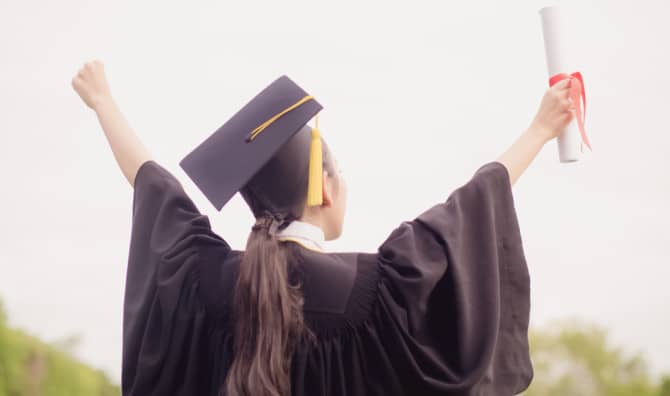 Kind-Hearted People Anonymously Help 400 College Graduates