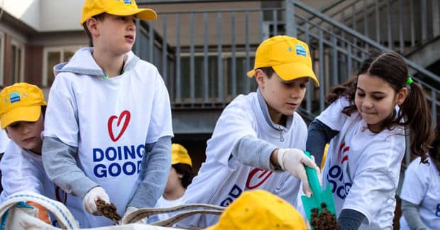 52 Good Deeds to Make a Difference in 2020