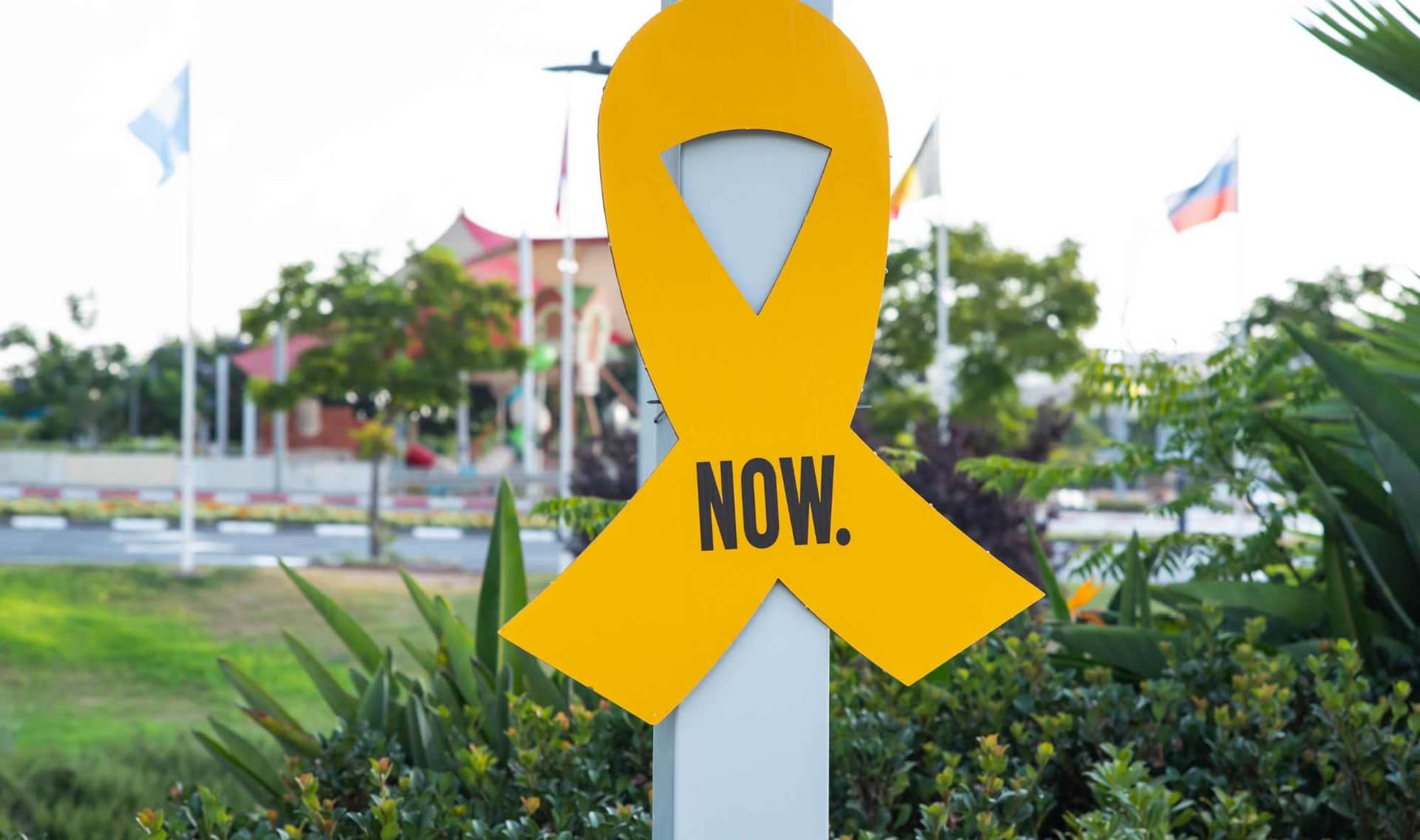 Yellow hostage pin