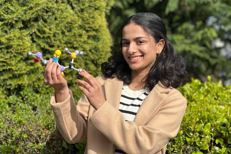 High Schooler Invents a Plastic That ‘Eats’ Microplastics